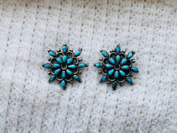 Zuni Vintage Sterling Silver Turquoise Cluster Flower Clip On Earrings/