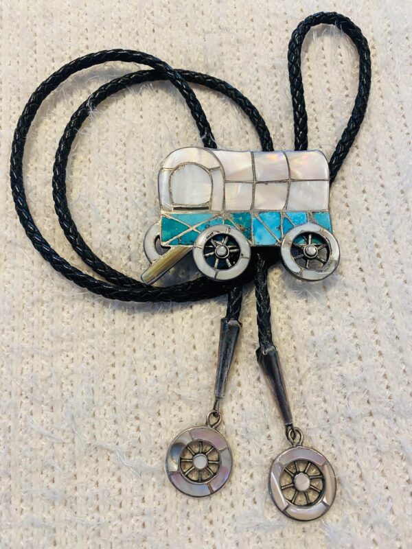 Vintage Zuni 1940s Sterling Silver Covered Wagon w Turning Wheels Bolo Tie With Matching Tips/